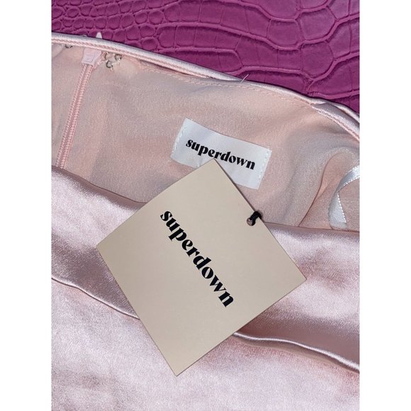 Superdown Dress Billie Drape Midi in Blush Pink Satin - Picture 7 of 8